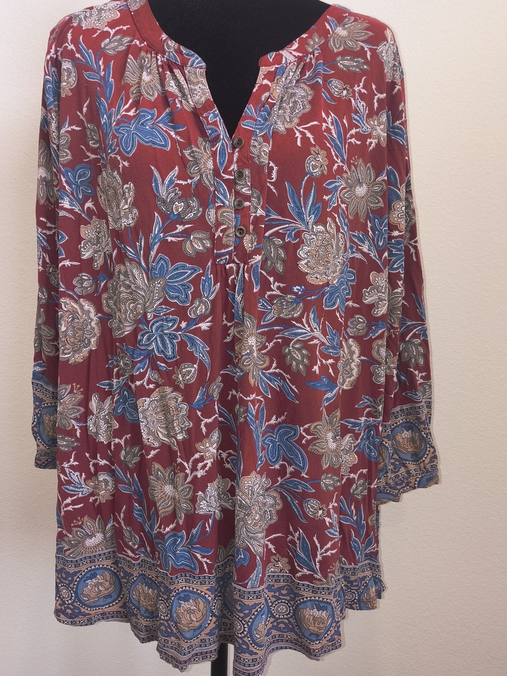 Floral Button-Front Tunic Top in Burgundy and Blue
